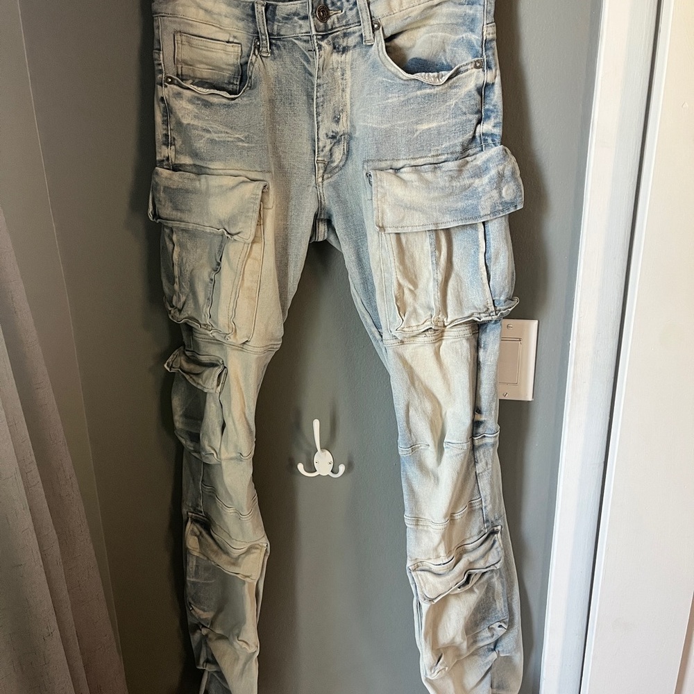 Men's Distressed Buckle Smoke Rise Blue Jeans